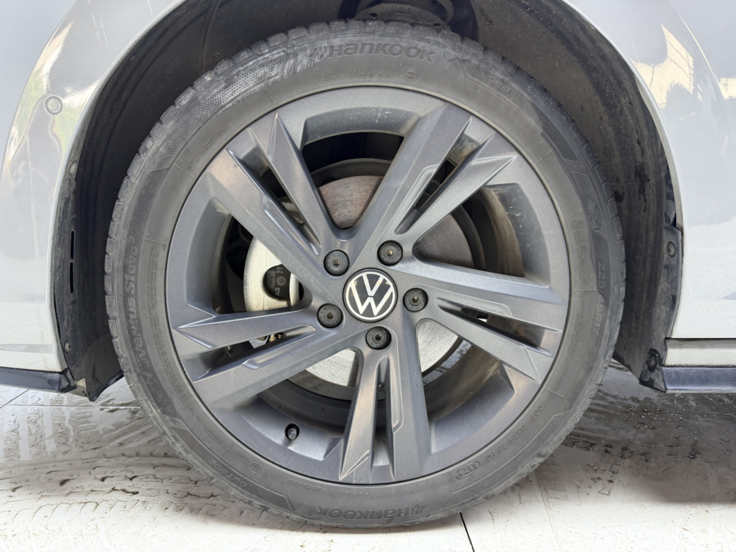 VOLKSWAGEN GOLF R-Line 2023 — фото 5