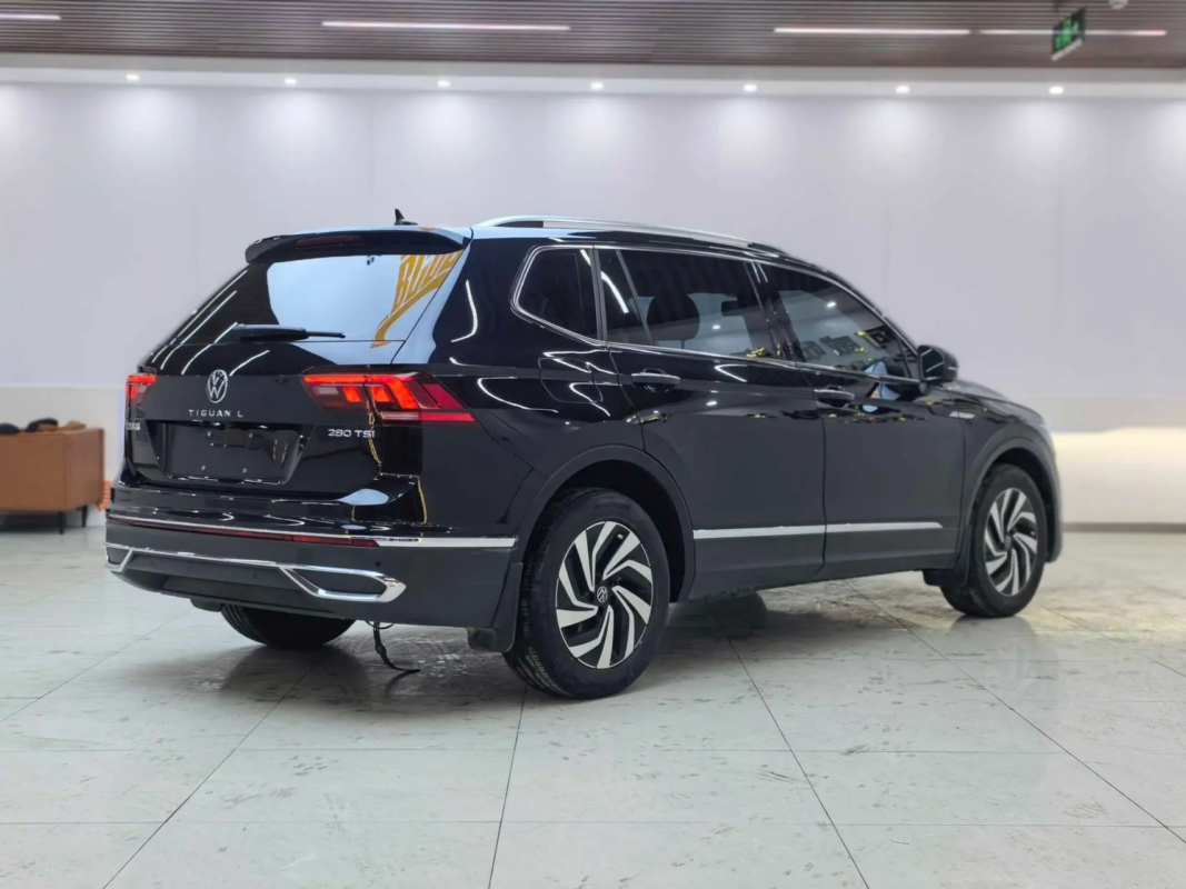 VOLKSWAGEN Tiguan L 2022 — фото 3
