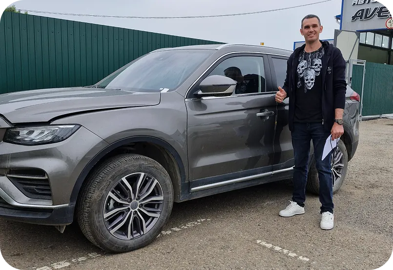 Клиент с автомобилем Geely Atlas Pro 2020