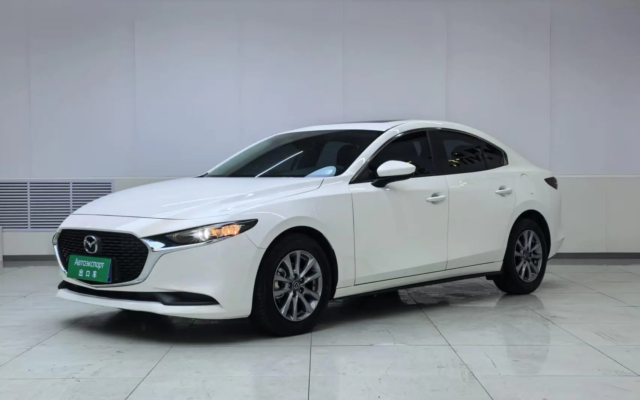 MAZDA 3