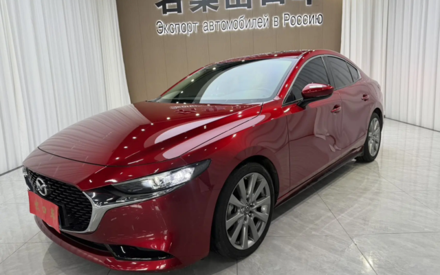 MAZDA 3